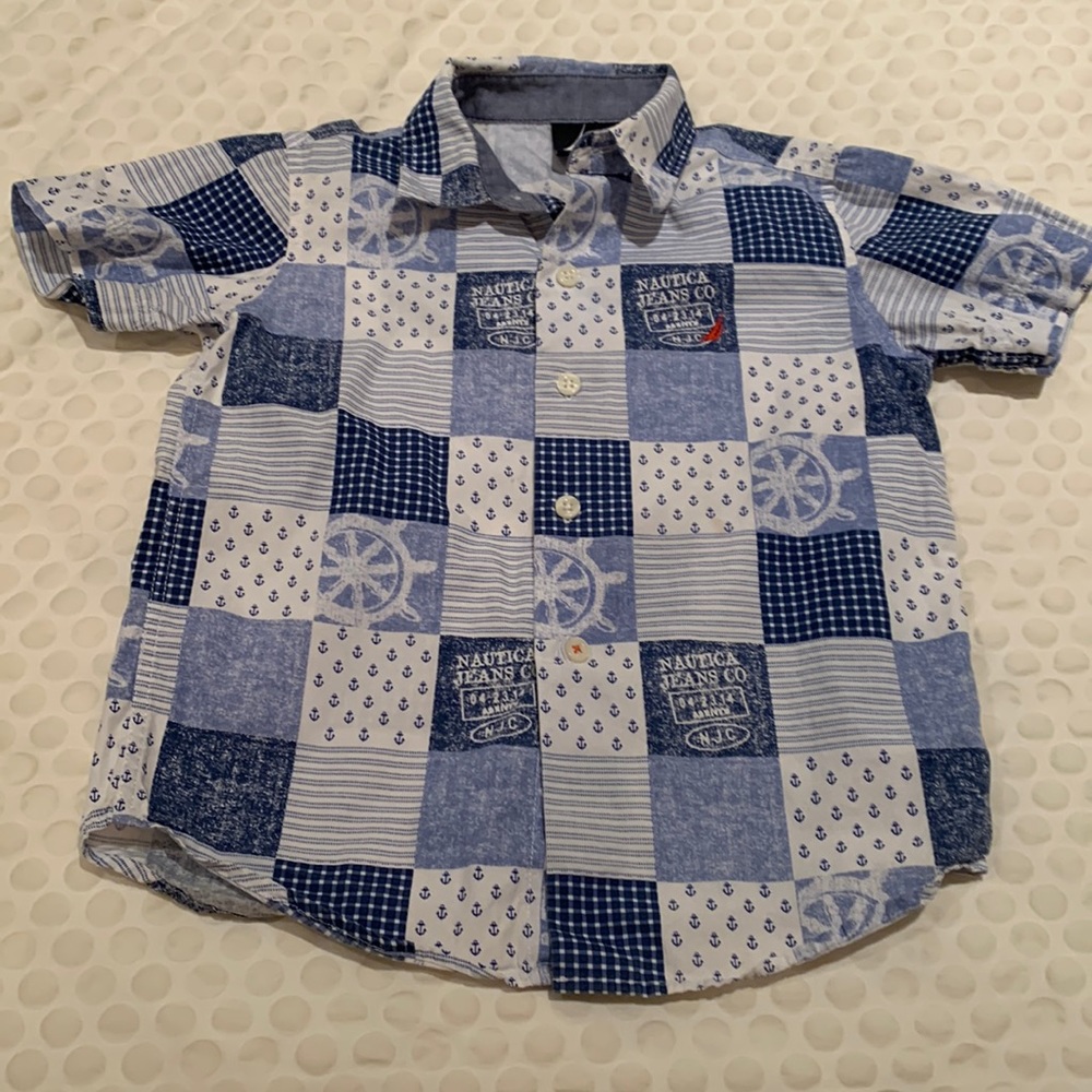 Like new 3t boys Nautica buttondown short sleeve